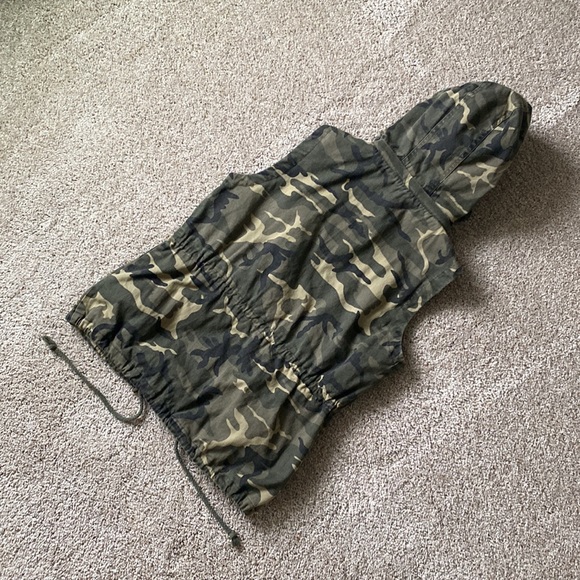 Fashionomics Camo Denim Utility Vest - Picture 11 of 15
